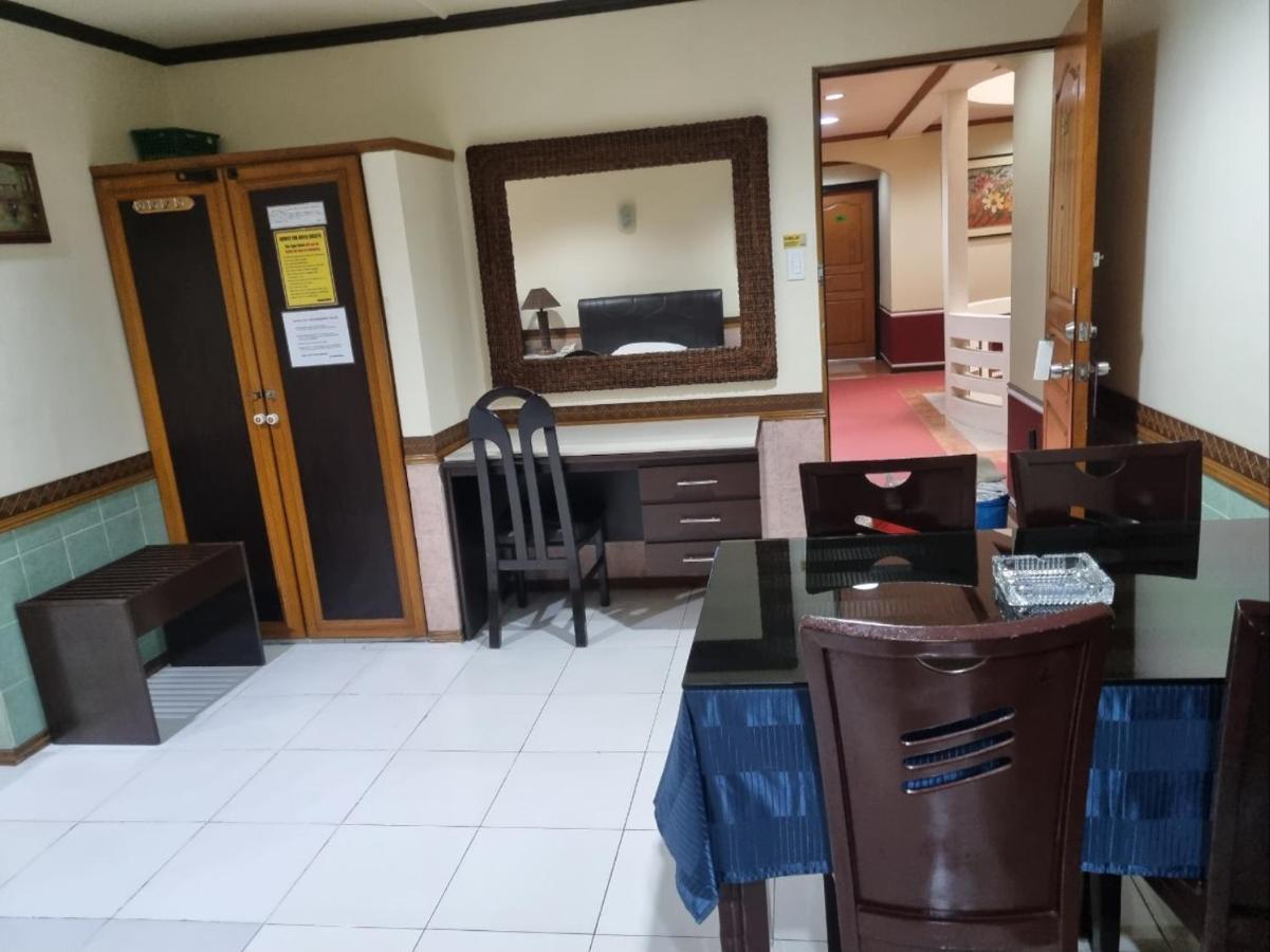 Clark Angeles Tiger Hotel Ngoại thất bức ảnh